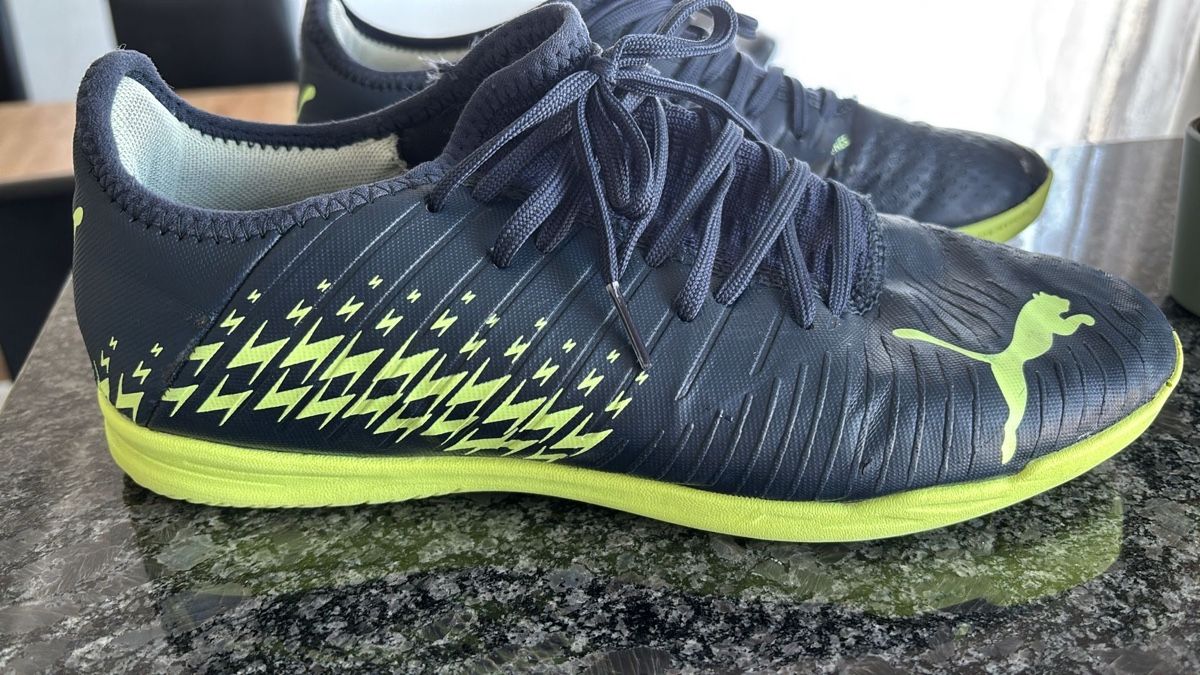 Puma Fussball Hallenschuhe gr 41 (eher 40/41) (Gebraucht) in St