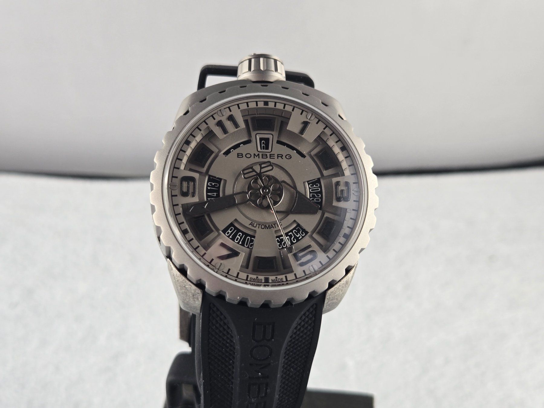 Bomberg Uhren: Bomberg Bolt 68 all Grey – Neu (gemäss Beschreibung) aus Chabrey von Horology 4