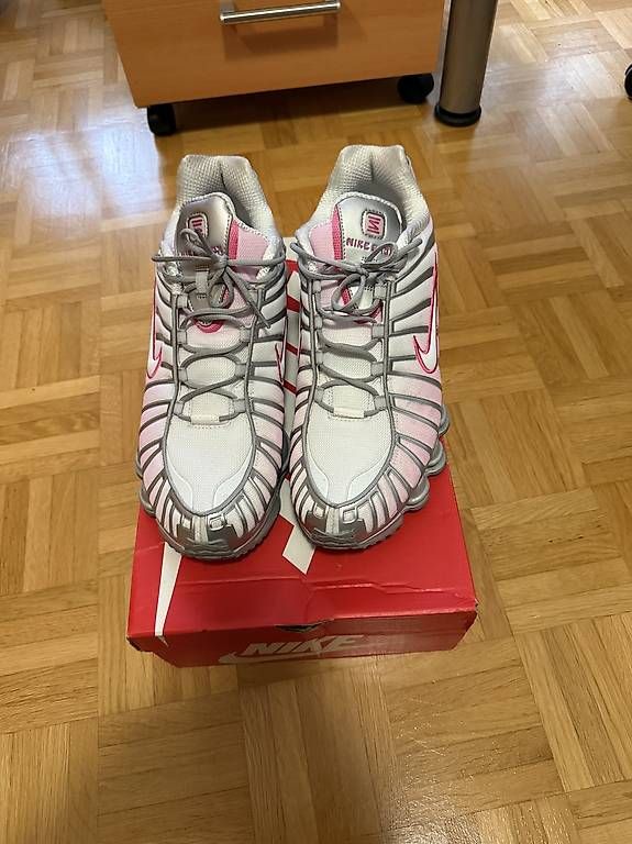 Scarpe da uomo: Nike Shox pink 47,5 – Usato da Basel venduto da bap_7kpp 1