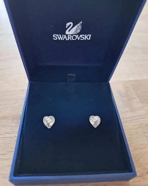 Swarovski Orecchini pendenti & Orecchini a lobo: Swarovski Ohrstecker Herz – Nuovo e nell'imballaggio originale da Rüti ZH venduto da pep_l9zp
