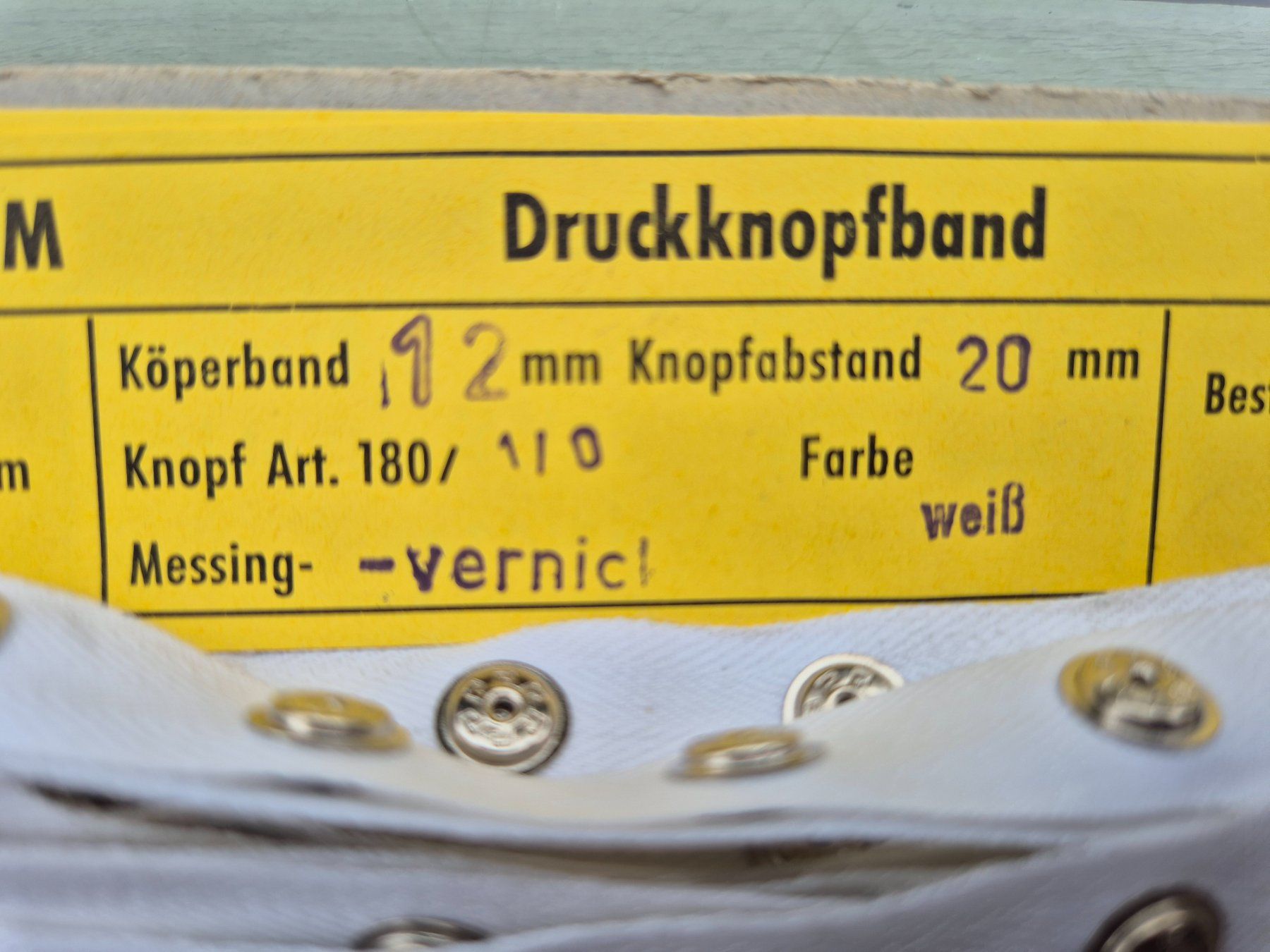 Bottoni: Weiss Druckknopfband,12mm, top – Nuovo (secondo la descrizione) da Bern venduto da aronari 1