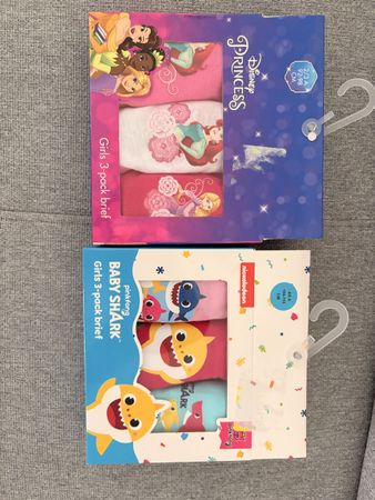 Slip bambina Disney Princess e Baby Shark