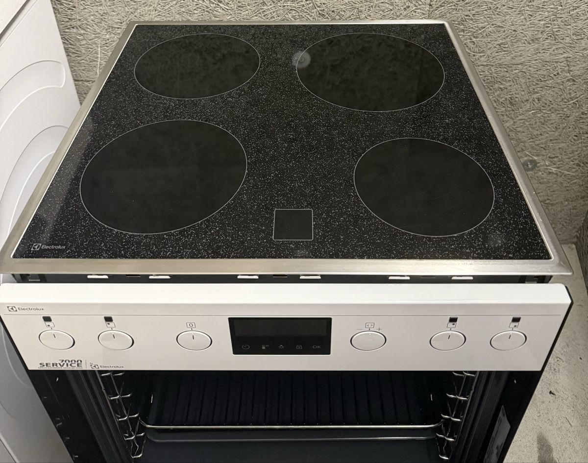 Electrolux Backöfen: Backofen & Keramik Kochfeld Electrolux 55Cm Ch Norm – Neu (gemäss Beschreibung) aus Kilchberg ZH von Rei_9 4