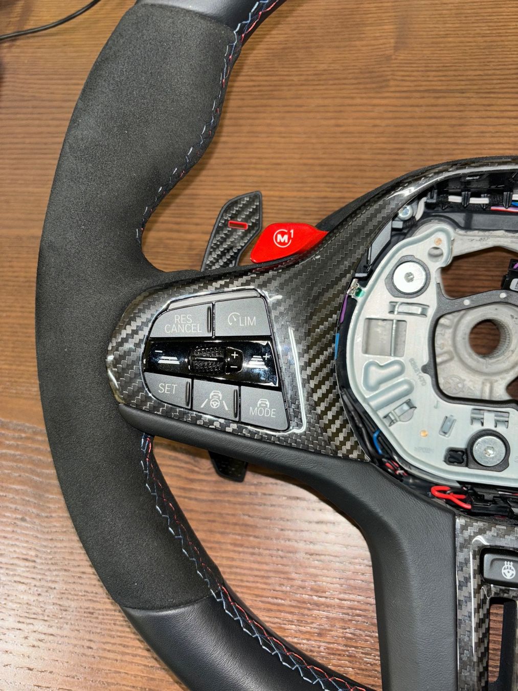 BMW Tutti pezzi di ricambio auto: BMW M-Lenkrad Performance Carbon/Alcantara – Usato da Münchwilen TG venduto da Rick980 1