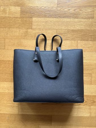Schicke schwarze Handtasche / Businesstasche