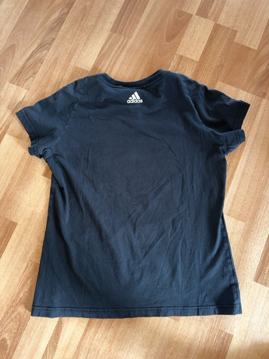 Adidas T-Shirts: Adidas T-Shirt, Schwarz einf. Brustweite 48 cm – Gebraucht aus St. Gallen von mai_zpt7 1