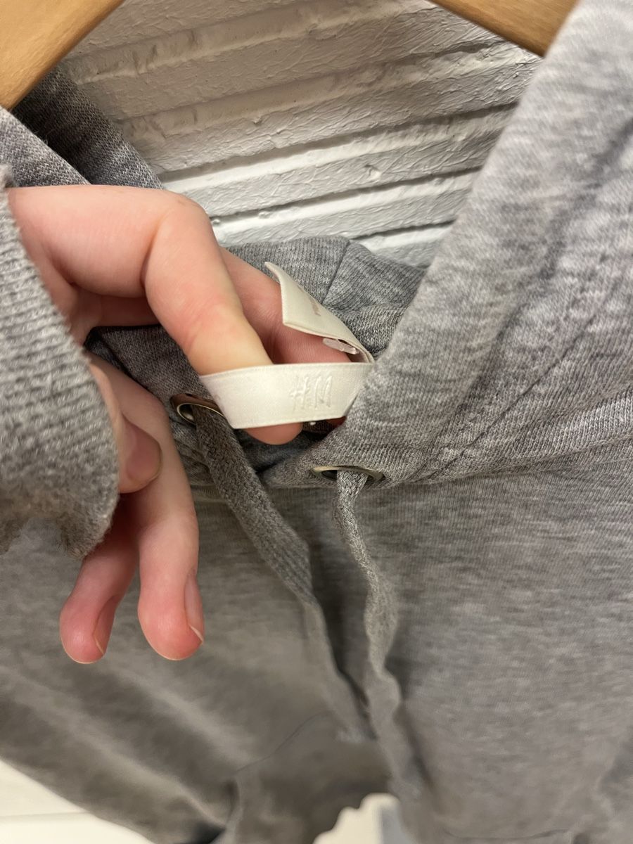 Maglioni & Felpe: Grauer H&M Hoodie, Grösse M – Usato da Meilen venduto da jes_c25c 3
