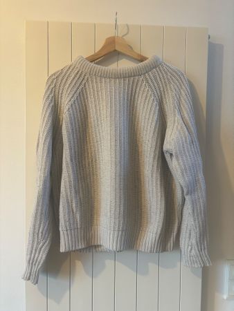 Cozy Knit Sweater, size L, Perfect for Winter!