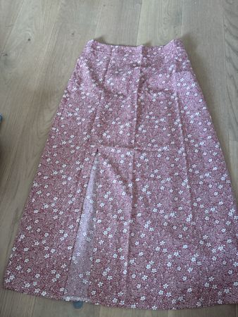 Shein skirt floral print side slit size M pink 38 EU