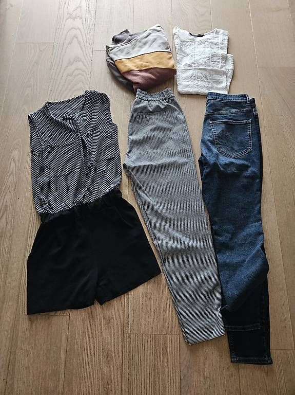 Lots de vêtements: Kleiderpaket S – D'occasion à Kiesen par Marie34