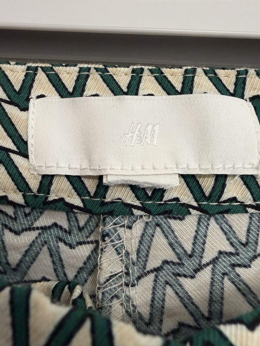 H&M Pantaloni: H&M Hose grün/beige Grösse 38. – Usato da Adliswil venduto da StephanieAnnina 4