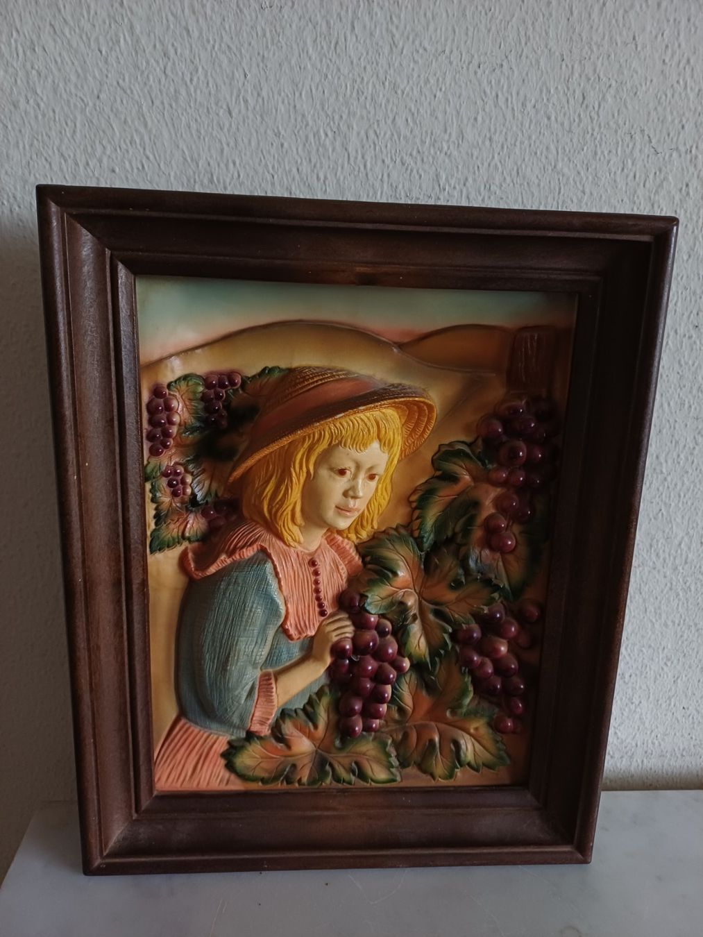 Foto & Immagini: Dreidimensionales Wandbild Relief Mädchen in einem Weinberg – Usato da Marly venduto da Rolmax 6