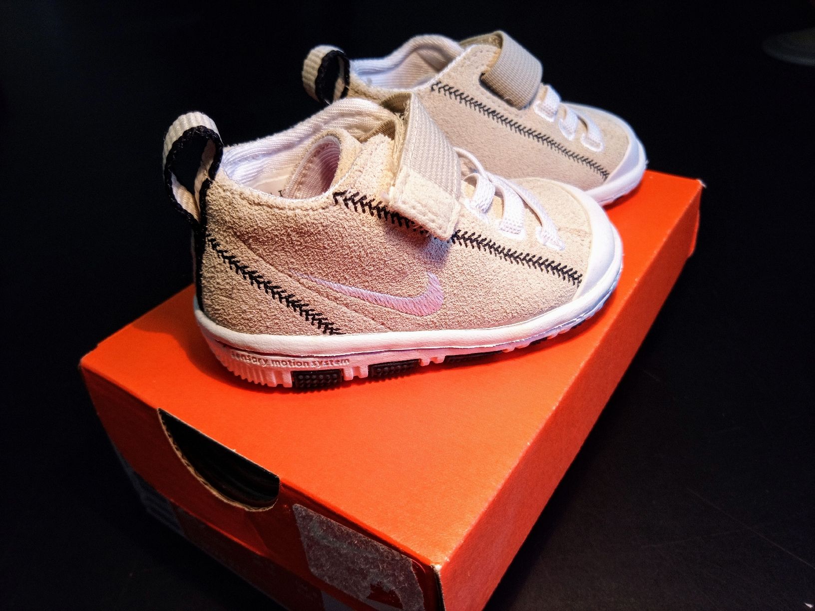 Nike Scarpe per ragazzi: Nike Baby Schuhe Gr. 17 – Usato da Reiden venduto da Zofi-Brocki 1