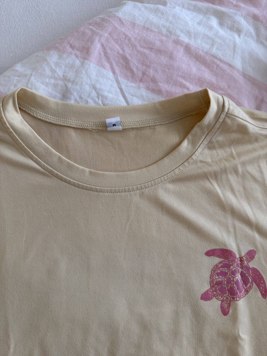 Shein T-shirt: Shein T-shirt – Usato da Wil SG venduto da xrnvani 3