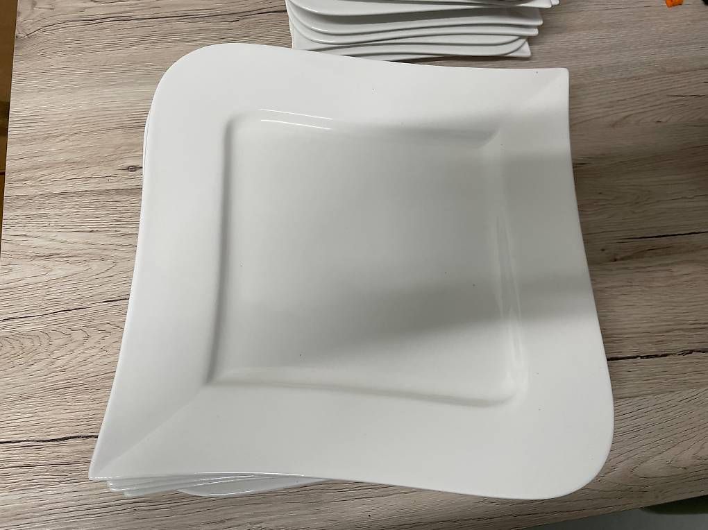 Assiettes: Teller weiss eckig 6 Stk gebraucht – D'occasion à Stachen par S.Froehlich