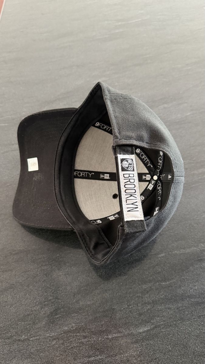 New Era Copricapi, berretti & cappellini: New Era Brooklyn 9FORTY cap – Usato da Veltheim AG venduto da KimiSinger 1