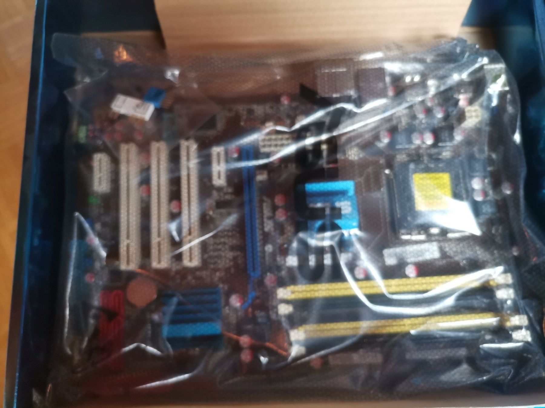 Asus Schede madri: ASUS P5QL PRO Motherboard – Nuovo e nell'imballaggio originale da Münchwilen TG venduto da Gandalf126 4