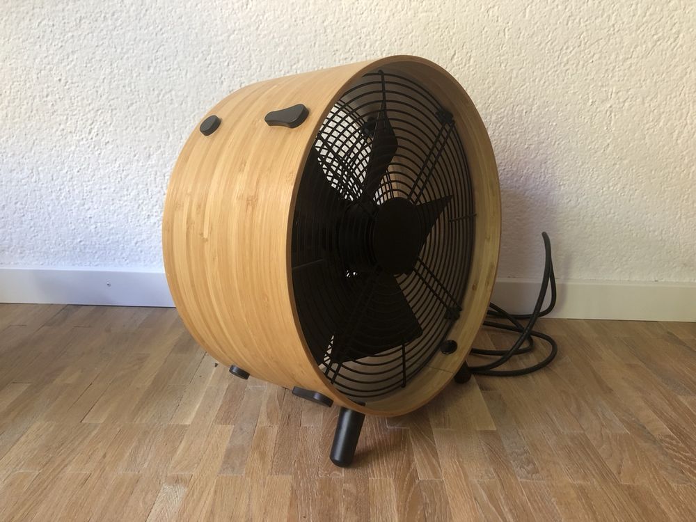 Ventilateur Otto par Stadler Form, avec anneau en bambou moderne, trois niveaux de vitesse, idéal en été et pour le bureau, 45 W
