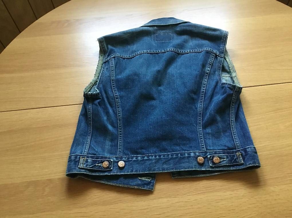 Levi's Gilets & Westen: Levis Jeans Weste Gr. M – Gebraucht aus Büren zum Hof von patrick2505 2