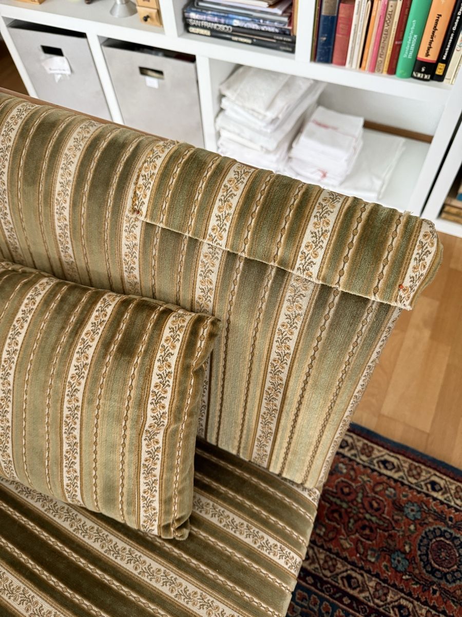 Divani: Antikes Sofa 2-Sitzer gestreift – Usato da Balterswil venduto da tadagmarsan 5