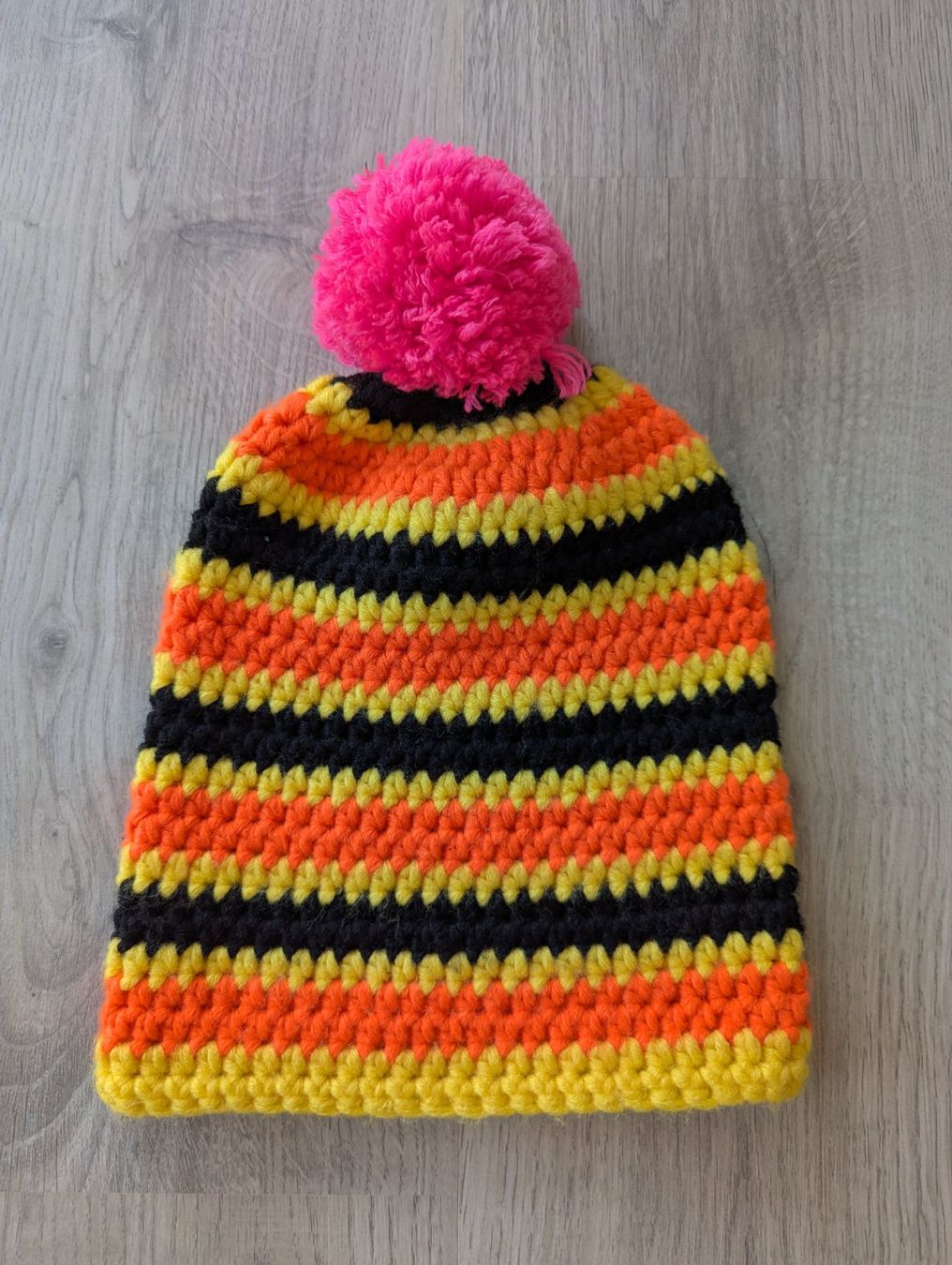 Sonstige Jungenkleidung: Myboshi Mütze gestreift mit Bommel 22cm – Gebraucht aus Goldingen von YouAreMySunshine