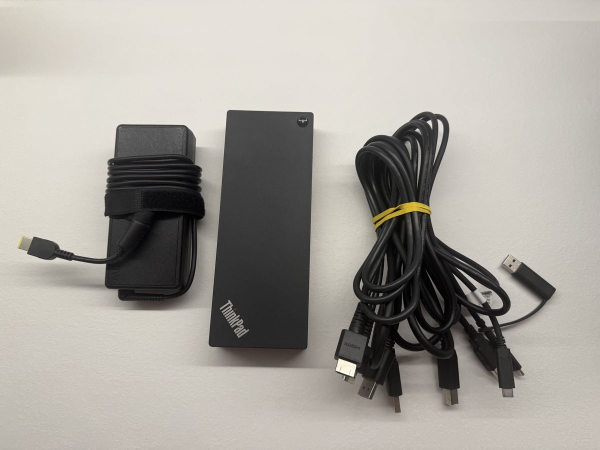 Lenovo Docking station: Lenovo ThinkPad Hybrid USB-C with USB-A Dock – D'occasion à Coldrerio par bumbelbili