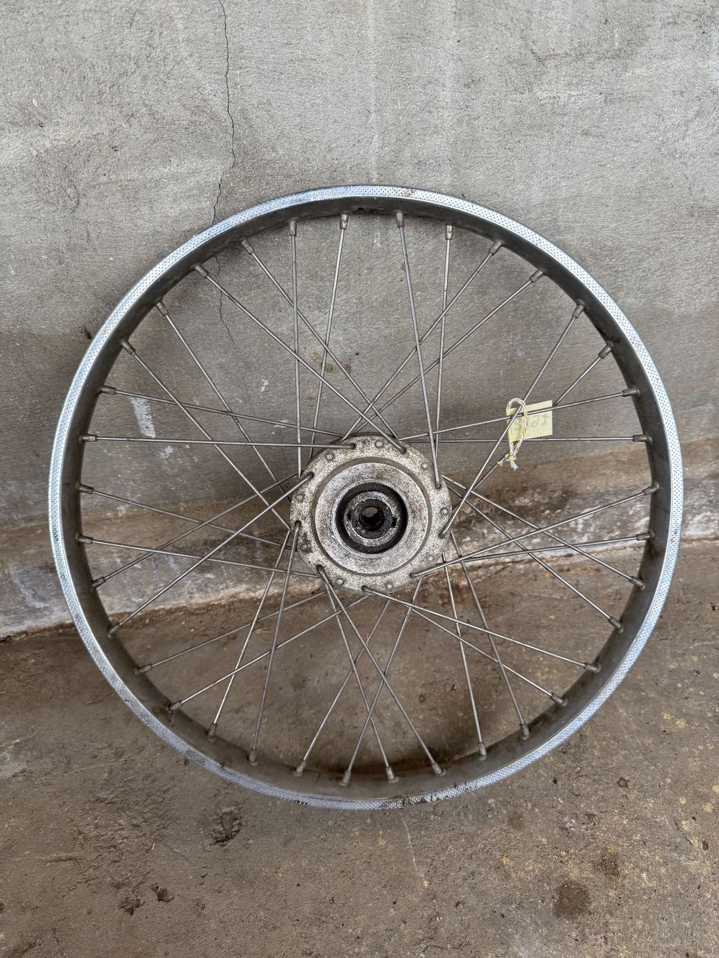 Sachs Parti ricambio per ciclomotori: Mofa Speichen Vorderrad – Difettoso da Fahrni b. Thun venduto da berger_tuning34