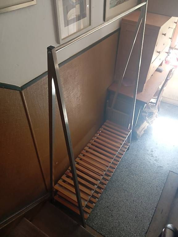 Guardaroba: Kleiderständer Chromstahl und Holz – Usato da Basel venduto da Petergunn 3