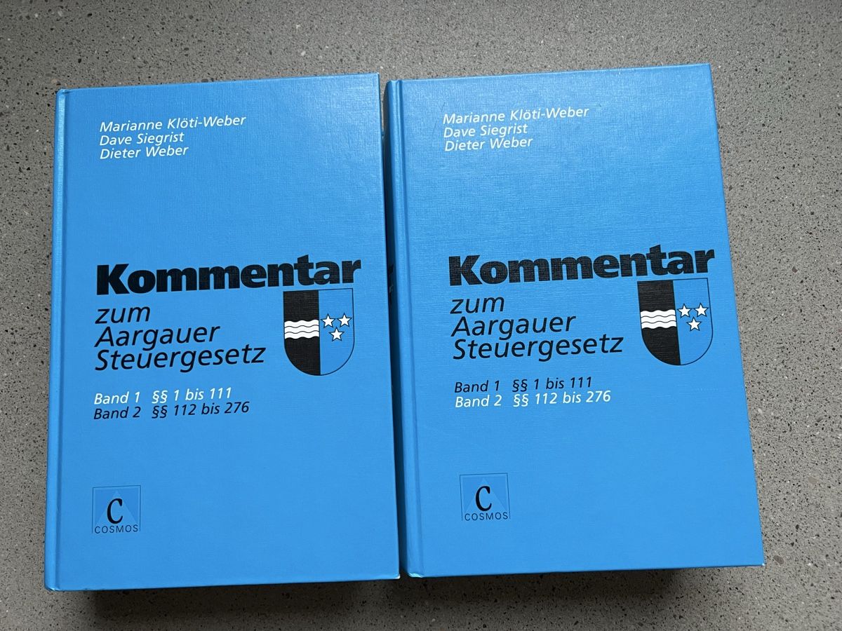 Libri: Kommentar zum Aargauer Steuergesetz 2 Bände – Nuovo (secondo la descrizione) da Beinwil am See venduto da isole