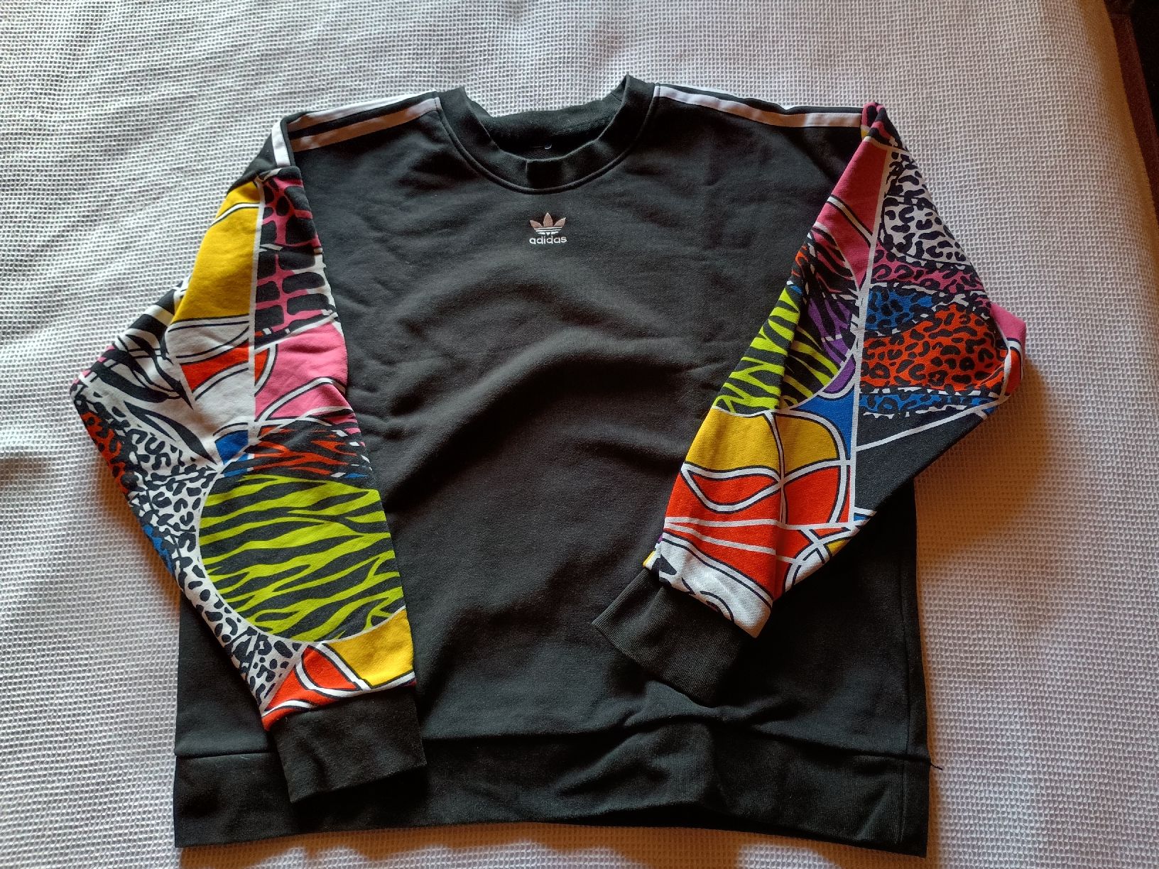 Adidas Maglioni & Felpe: Adidas Pullover bunt/schwarz Grösse S guter Zustand – Usato da Köniz venduto da ralchen