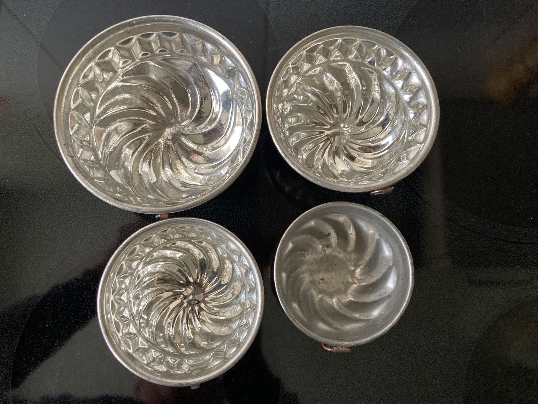 Moules à gâteaux: 4 verschieden große Backformen aus Kupfer – D'occasion à Zürich par Chaeffeler 3