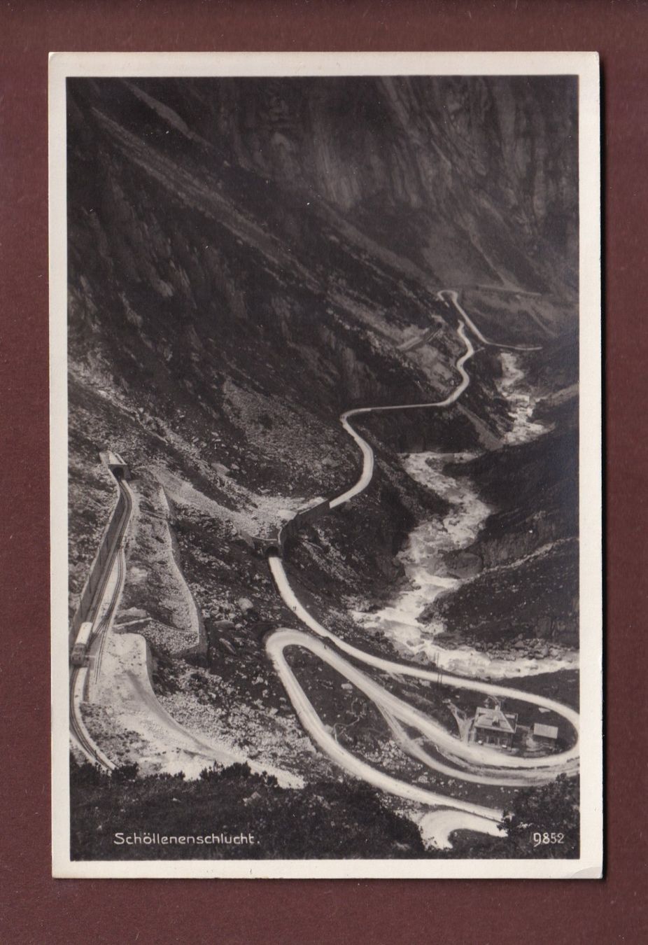 Cartoline postali: SCHÖLLENENSCHLUCHT - Bahn – Usato da Pully venduto da nicecards