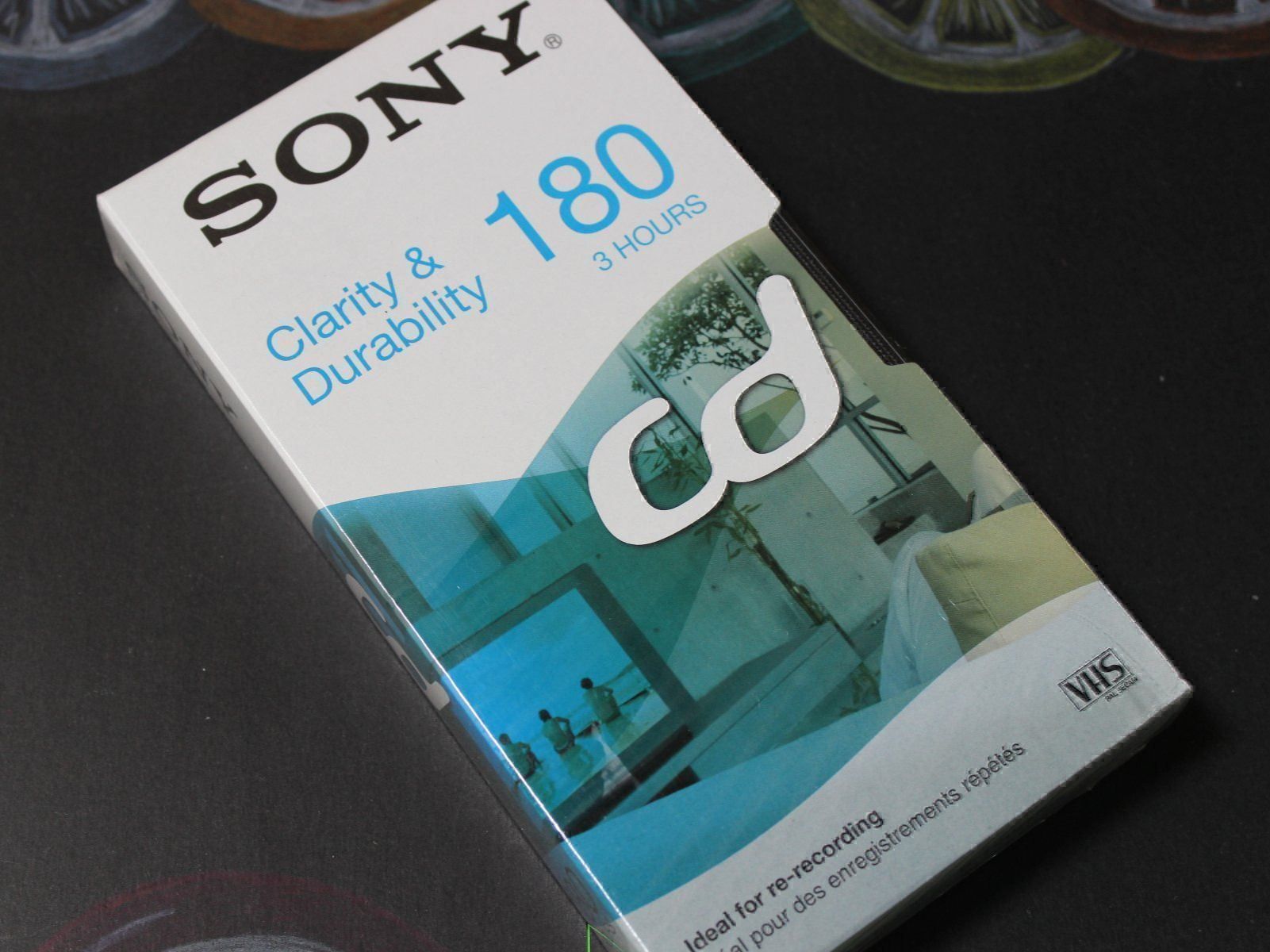 Cassette vuote: SONY E-180 VHS-VIDEOKASSETTE OVP!!!!!!!! – Nuovo e nell'imballaggio originale da Tübach venduto da JamesStone