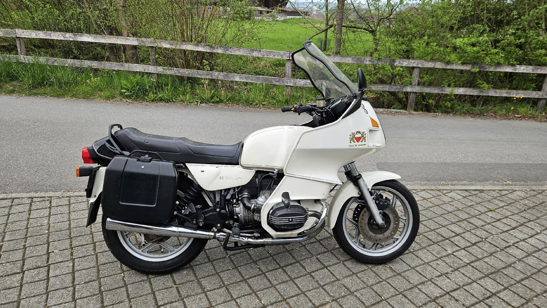 BMW Touring: BMW R80 RT ehem. Polizei Lausanne – Usato da Neuenkirch venduto da Trouvaillix 2