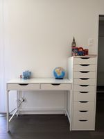 Ikea, Schreibtisch