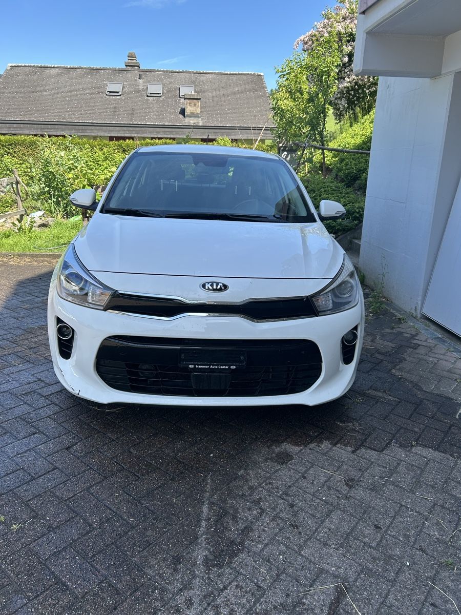 Kia Autos: Kia Rio, V 1.4 MT ISG Swiss City Line, Limousine – Gebraucht aus Ennetmoos von PlatzDa