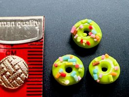 3 bunte Donuts (grün) für Puppenstuben. Handarbeit.