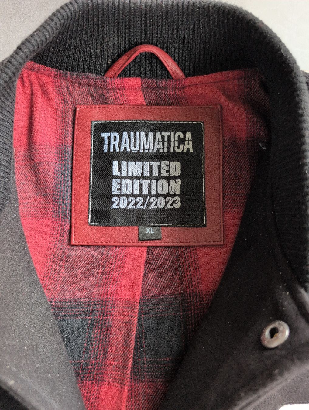 Giacche: Traumatica College Jacke XL – Nuovo (secondo la descrizione) da Waltenschwil venduto da Andy.Z01 2
