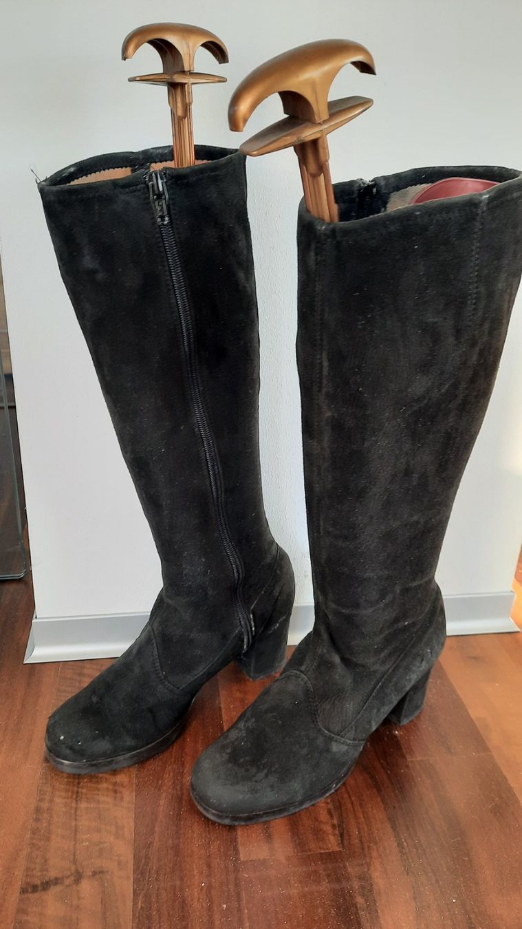 Scarpe da donna: Wildlederstiefel, Gr37, schwarz – Usato da Herrliberg venduto da AlexandraBopp