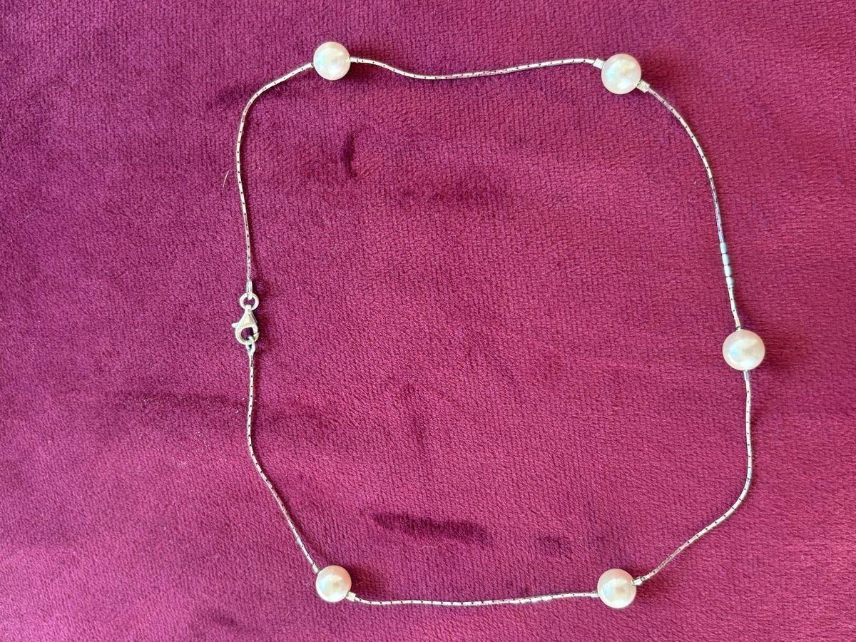 Catenine: Elegante Silberhalskette mit Perlen – Usato da Jonen venduto da nomzeif