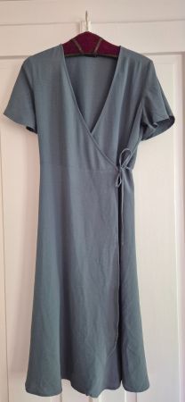 Superleichtes Wickelkleid, ONLY, Studio M, Sommer, Midi