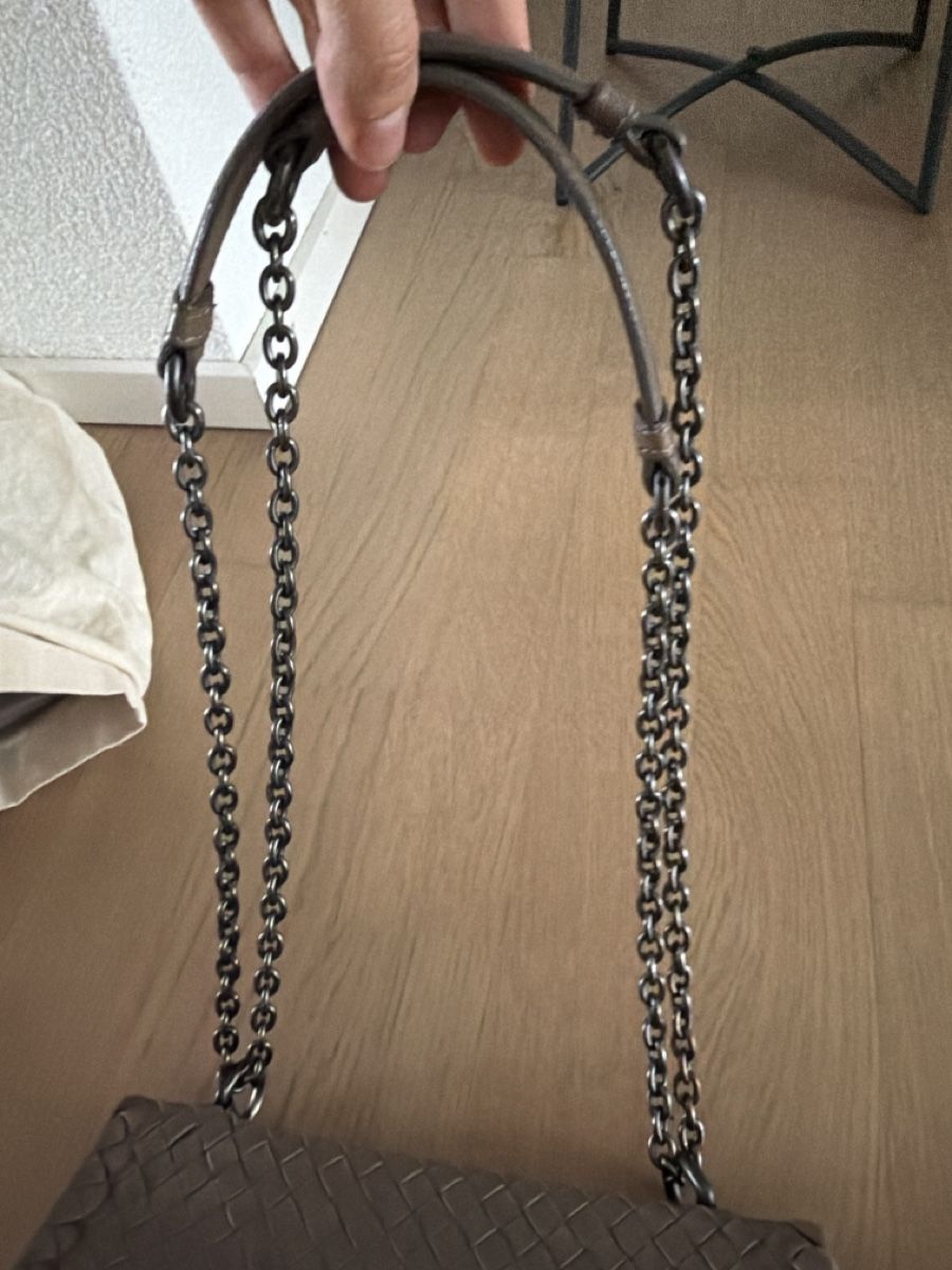 Taschen für Damen: Woven Leather Handbag with Chain Strap – Gebraucht aus Glattpark(Opfikon) von der_dh8z 1