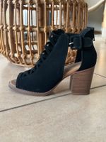 Chaussure à talon en daim noir taille 37 (6) très peu portée
