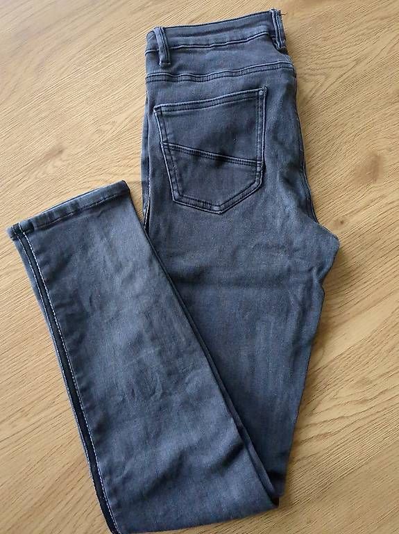 Jeans: Jeans Grösse 27/32 – Usato da St. Gallen venduto da tj19