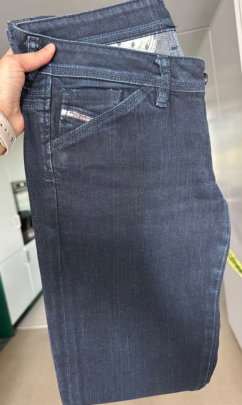Diesel Jeans: Diese Jeans, MUZE, Grösse W29, L32 – Usato da Winterthur venduto da AngiDi