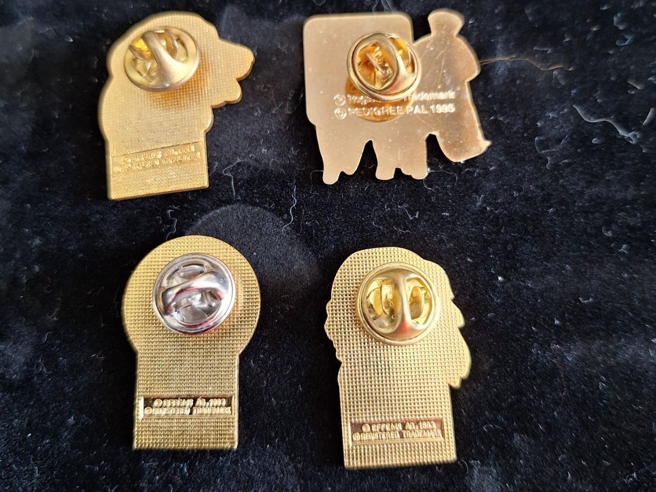 Placchette & Badge: 4 Pin Hund – Usato da Luzern venduto da luc_9k8h 1