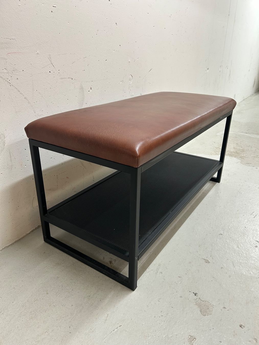 Panchine: Tolle Sitzbank aus Leder von OneMoreTable – Nuovo (secondo la descrizione) da Zürich venduto da cupasil