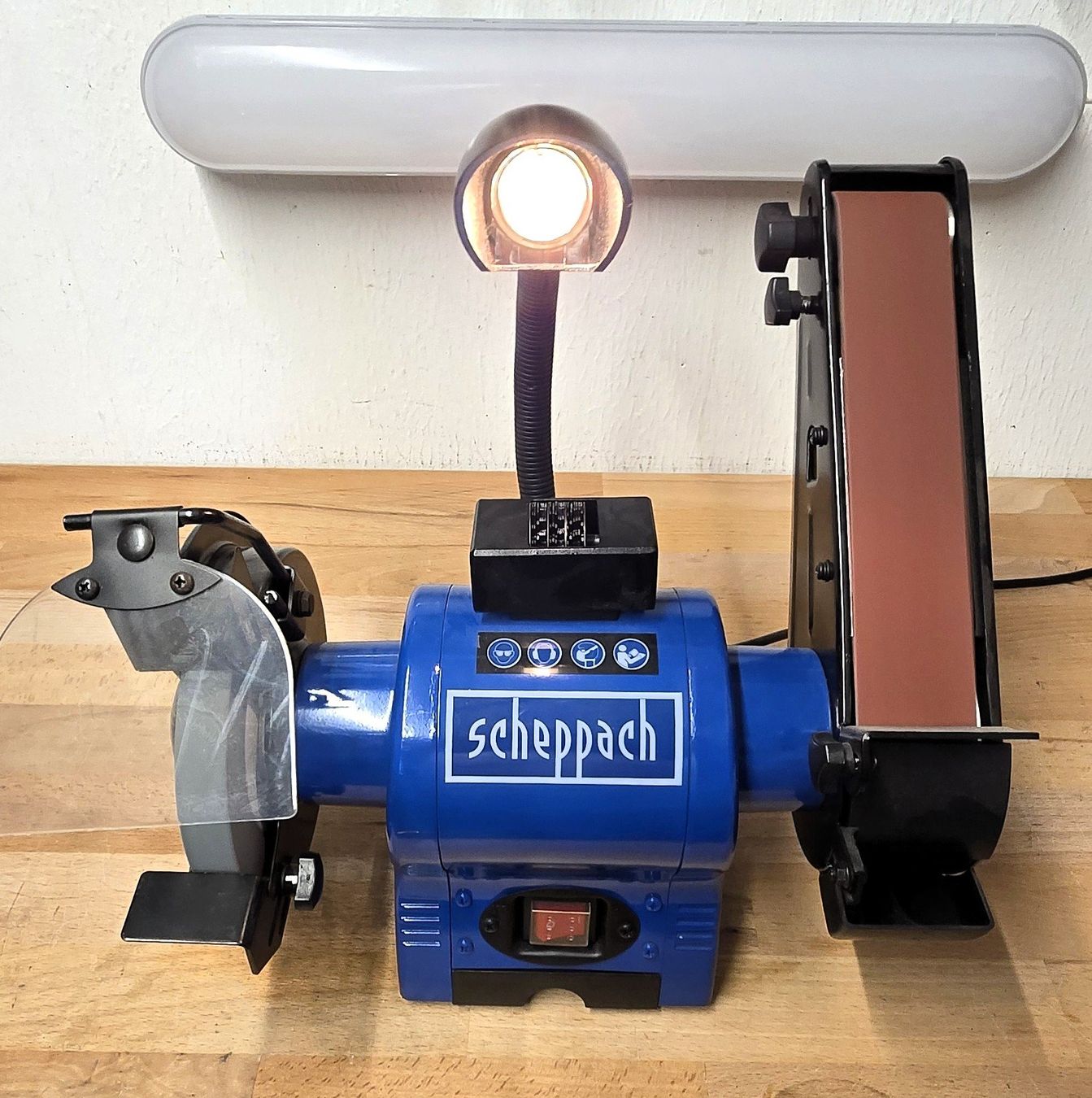 Scheppach Smerigliatrici & Lucidatrici: Scheppach BGS700 Kombinationsschleifer 230V – Usato da Studen BE venduto da Moore 1