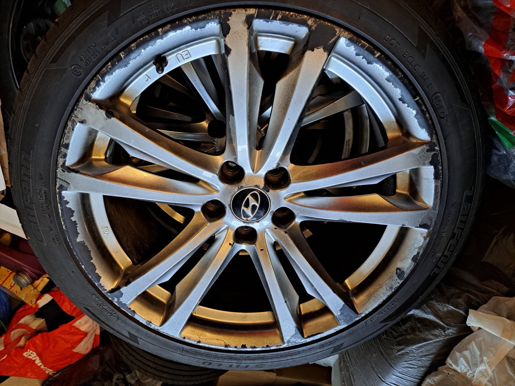 Hyundai Pneumatici & Ruote complete: Alufelgen Hyundai Genesis – Usato da Neuhausen venduto da ORGULLO