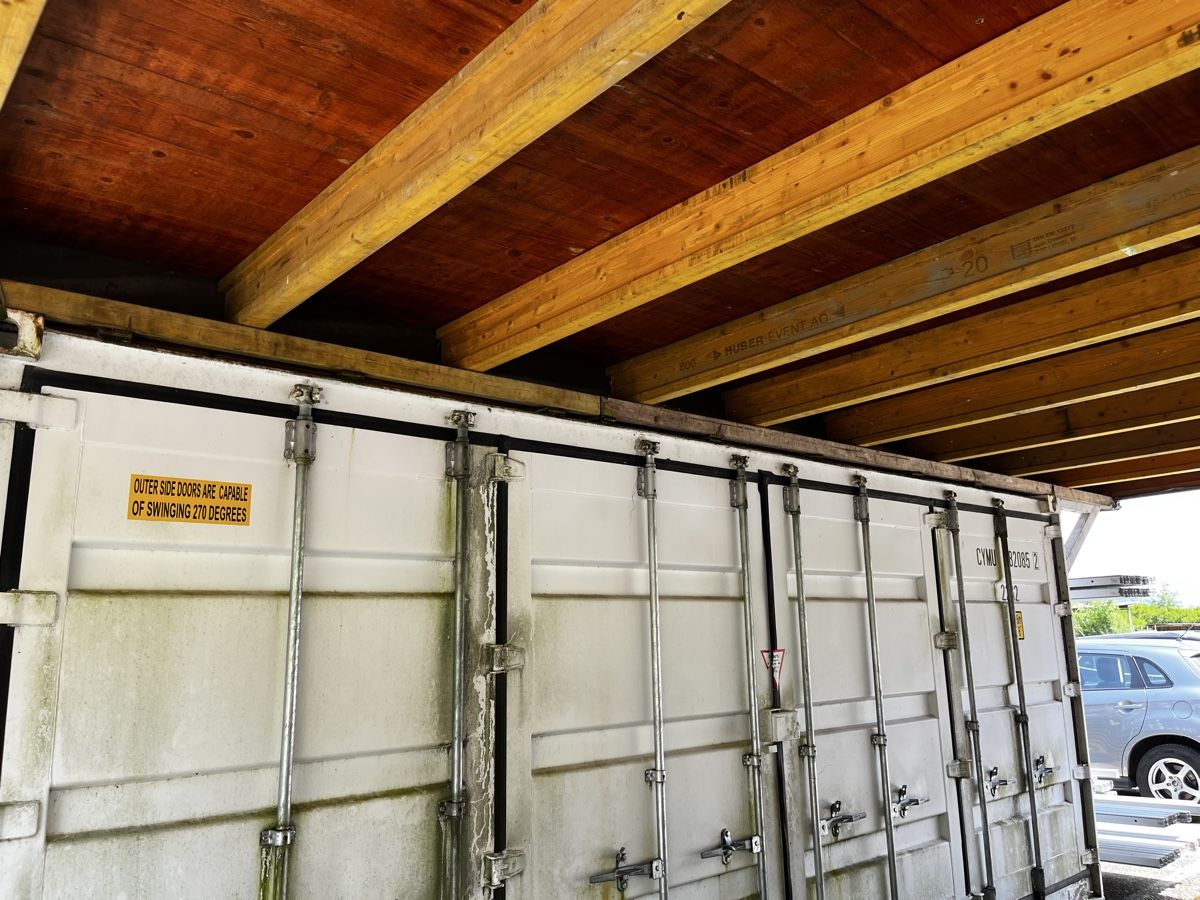 Articoli in legno: Containerdach 8 x 6 m mit Schaltafeln und Dokaträger – Usato da grosswangen venduto da Poliniman0 7